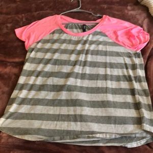 Torrid Premium TShirt sz 2